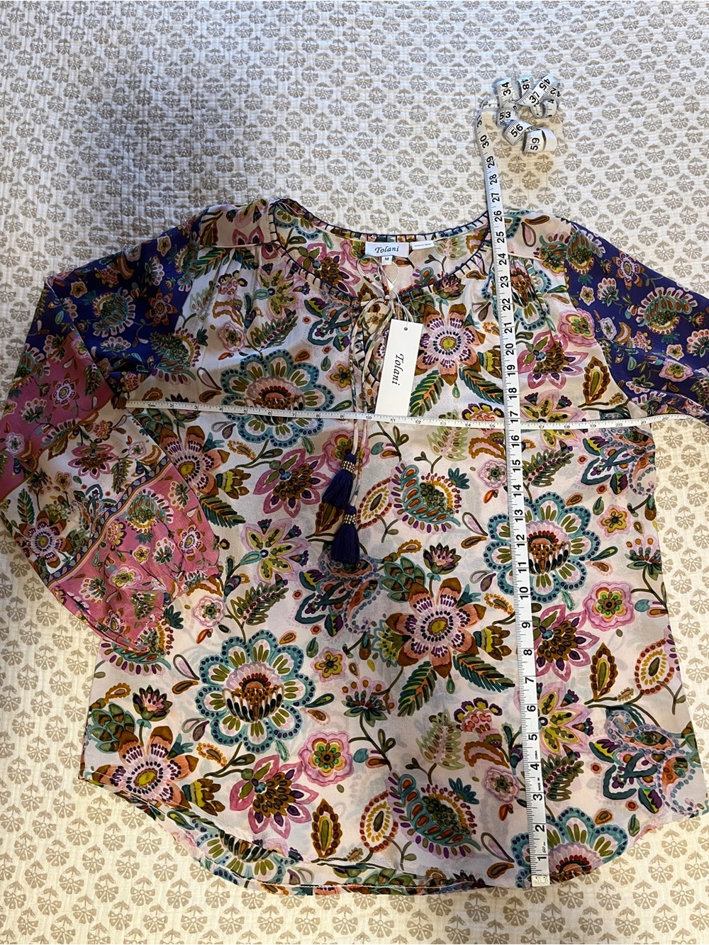 NWT. Tolani 100% silk Janessa Tassel Tie-Front Floral Blouse in Pink / Purple - Picture 7 of 11